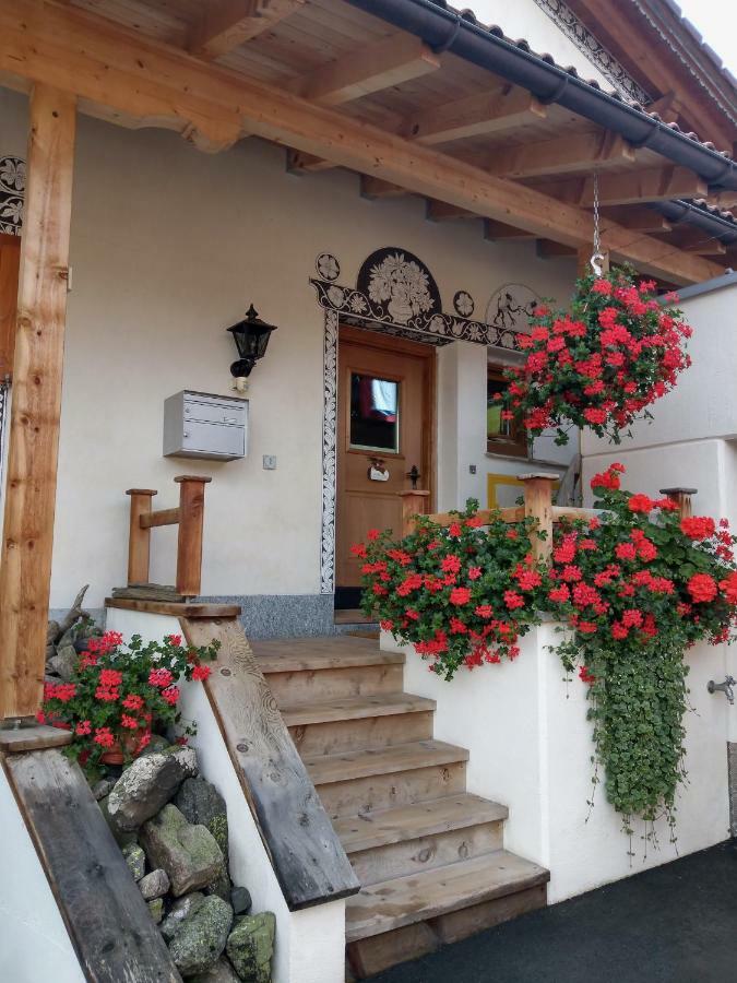 Chesa Sper L'Ovel Brail Apartment Zernez Bagian luar foto